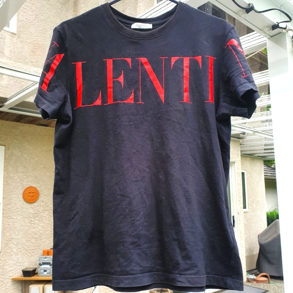 Valentino t-shirt, size small, black